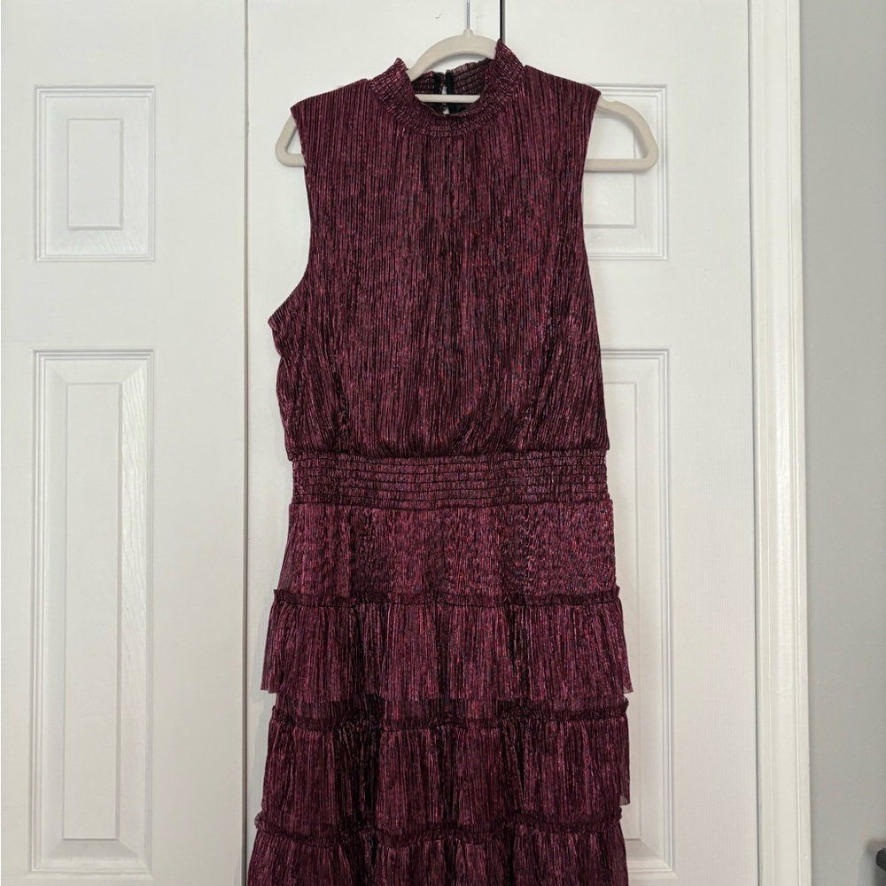 Elegant Sleeveless Dress in Metallic Pink